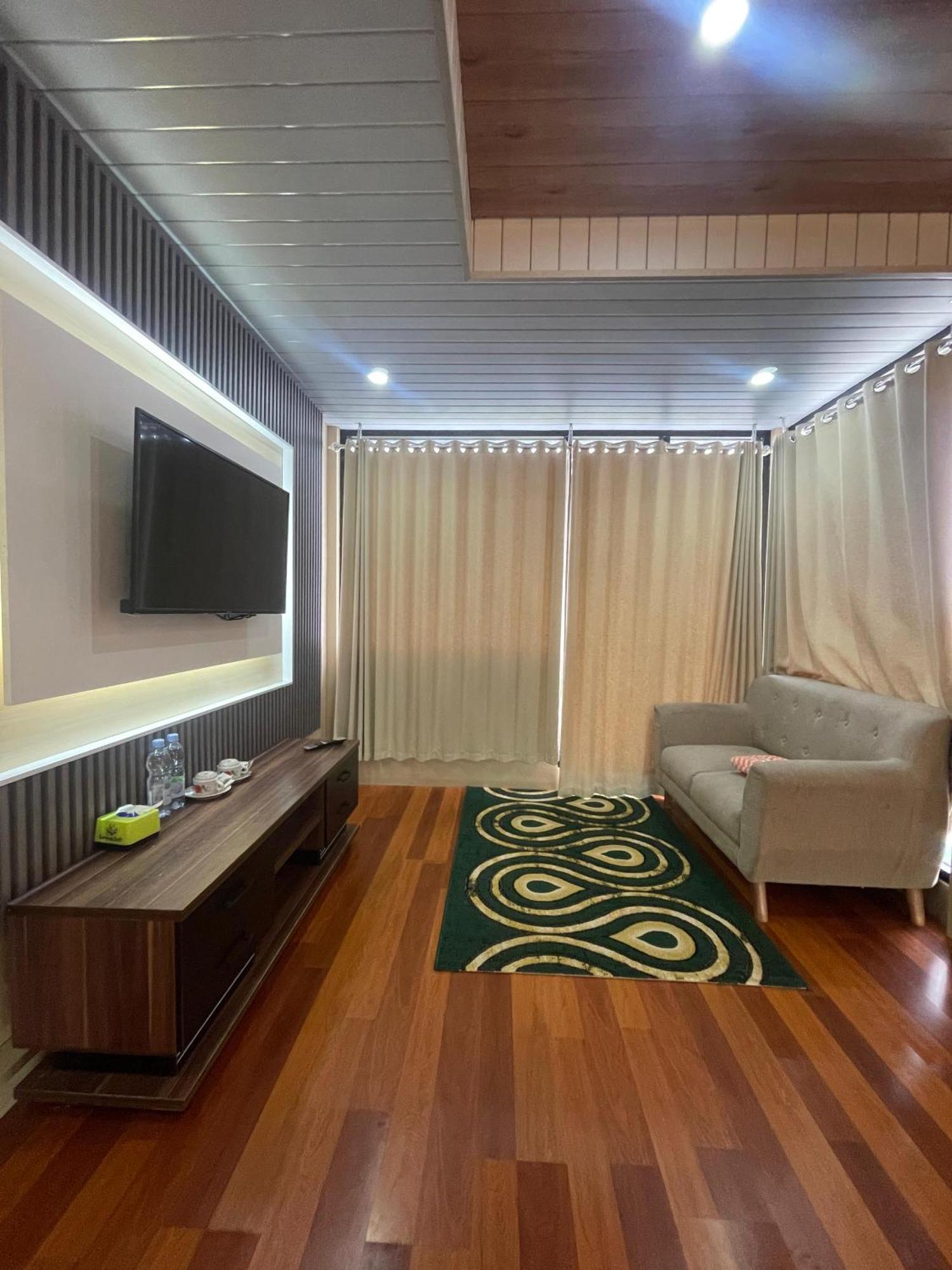 Pojok Kahyangan Homestay And Cabin Kejajar エクステリア 写真